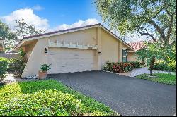 661 Deer Creek Hollows Circle, Deerfield Beach FL 33442