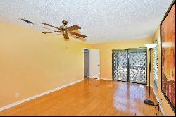 661 Deer Creek Hollows Circle, Deerfield Beach FL 33442