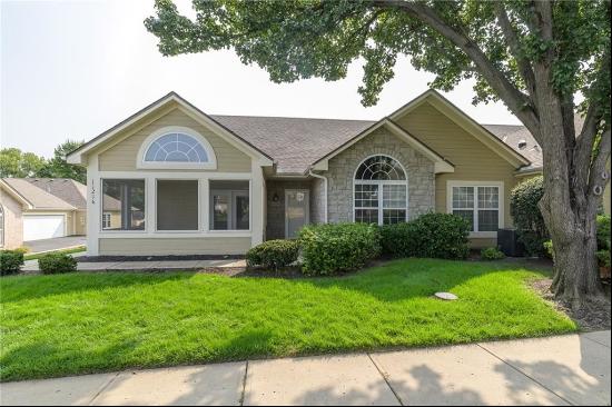 11216 S Pflumm Road, Olathe KS 66215