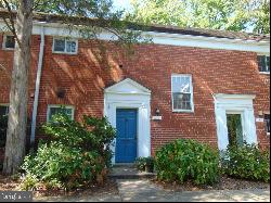 1749 Preston Road, Alexandria VA 22302