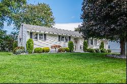 52 Augusta Drive, Newington CT 06111