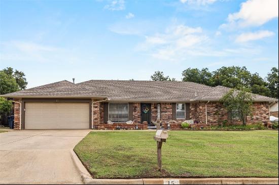 15 Crown Point, Shawnee OK 74804