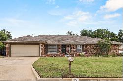 15 Crown Point, Shawnee OK 74804