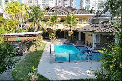 Spacious and luxurious house in Condominio Pedra de Itauna, Barra da Tijuca