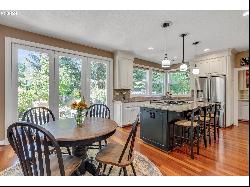 17418 Brookhurst Dr, Lake Oswego OR 97034