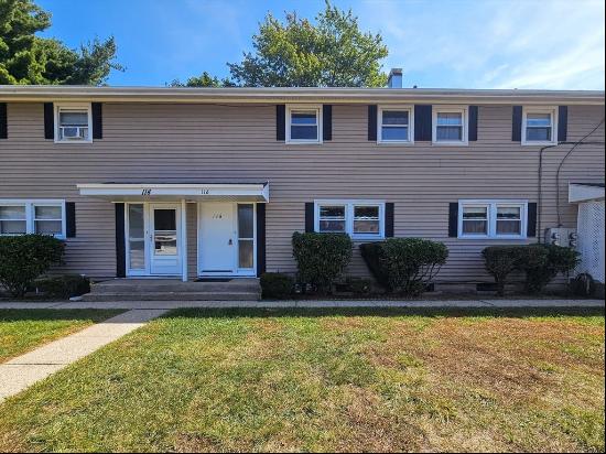 116 Woodbridge Rd #116, Chicopee MA 01022