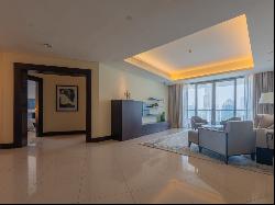 Luxury Downtown Apartment with Burj Khalifa and Fountain Views