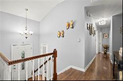 14 Skywood Court, Yonkers NY 10710