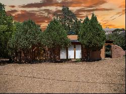 304 DeVargas Lane, Taos NM 87571