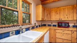 304 De Vargas Lane, Taos NM 87571