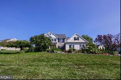 1860 Windy Hill Road, Lancaster PA 17602