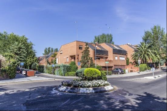 Townhouse for sale in Madrid, Alcobendas, Soto Moraleja, Alcobendas 28109