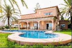 Luxury Detached Villa with Sea Views in Villajoyosa – An Oasis o, Villajoyosa 03570