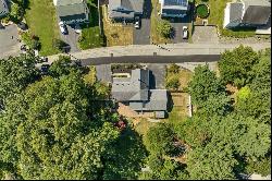 48 Hartford Ave, Dracut MA 01826