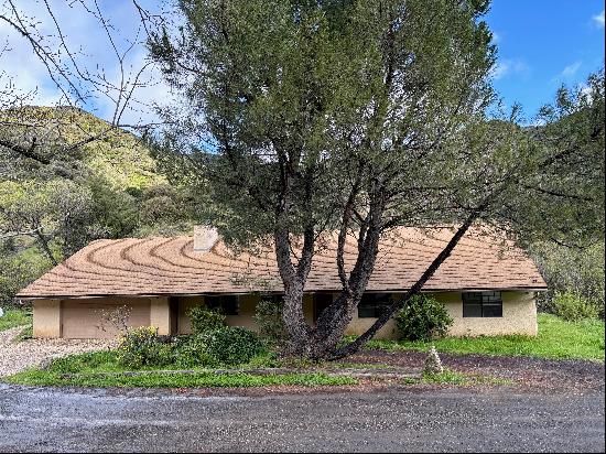 9031 Tassajara Creek Road, Santa Margarita, CA 93453