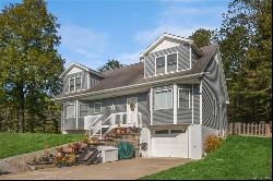 588 N Quaker Lane, Hyde Park NY 12538