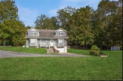 588 N Quaker Lane, Hyde Park NY 12538