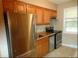 646 Howe Avenue #APT 3, Shelton CT 06484