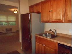 646 Howe Avenue #APT 3, Shelton CT 06484