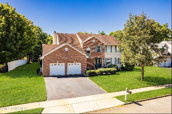 17 Glacier Drive, Howell NJ 07731