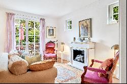 Family home with an elegant country house look, dream garden and separate guest apartment