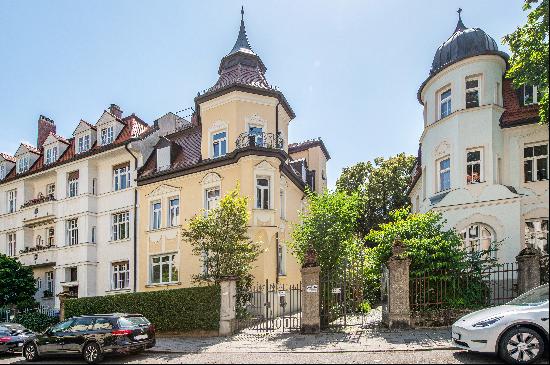 Altbau-Flair: Reizende 3-Zimmer-Wohnung mit Sudgarten und Hobbyraumen in Toplage