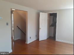 37 W Grant Street #APT B, Woodstown NJ 08098