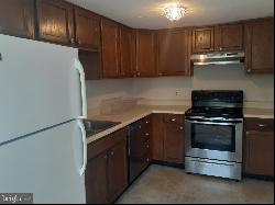 37 W Grant Street #APT B, Woodstown NJ 08098