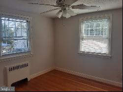 37 W Grant Street #APT B, Woodstown NJ 08098