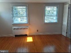 37 W Grant Street #APT B, Woodstown NJ 08098