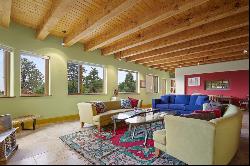 4 La Semilla Rd, Taos NM 87571