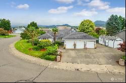 121 Almadon Street, Enumclaw WA 98022