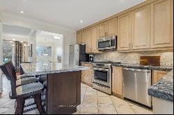 418 Willis Dr, Oakville ON L6L4V4