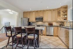 418 Willis Dr, Oakville ON L6L4V4