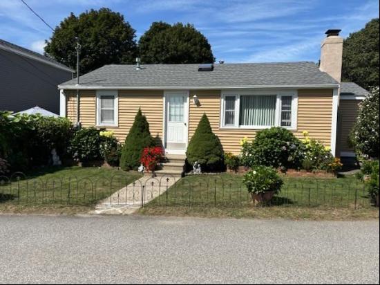 31 Walnut Avenue, Hampton NH 03842