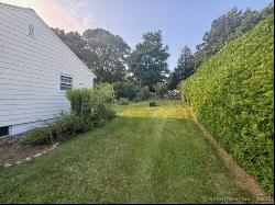 24 Glasgo Road, Stonington CT 06379