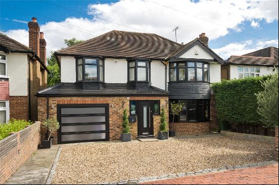 Ember Gardens, Thames Ditton, Surrey, KT7 0LL