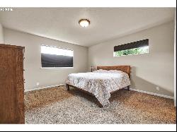 215 Camrin Loop, Creswell OR 97426