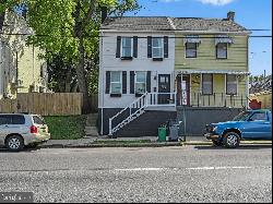 806 E Chestnut Street, Lancaster PA 17602