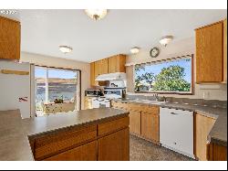 310 Ravens Roost St, Wishram WA 98673