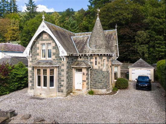 Wellandura, St. Fillans, Crieff, Perthshire, PH6 2NF