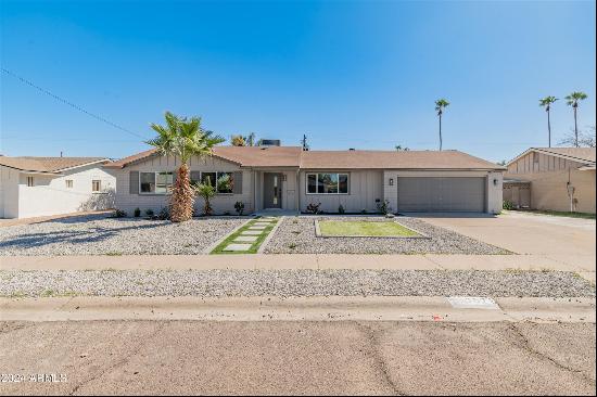 3021 E Shangri La Road, Phoenix AZ 85028