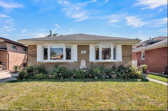 3821 W Jarvis Avenue, Lincolnwood IL 60712