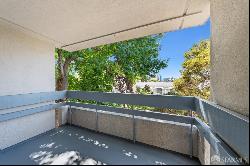 4101 Howe Street Unit 209, Oakland CA 94611