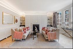 Immaculately presented three-bedroom apartment in the heart of Mayfair