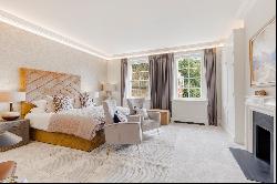 Immaculately presented three-bedroom apartment in the heart of Mayfair