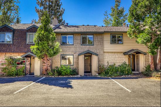 Remodeled Tahoe City Townhome with Pool, Tennis and Spa