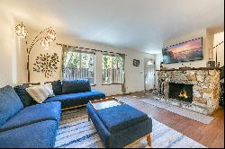 Remodeled Tahoe City Townhome with Pool, Tennis and Spa