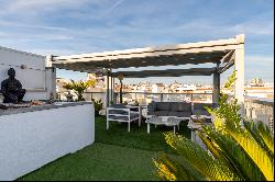 Exclusive penthouse with views in Argüelles