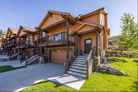 Turnkey Mountain Retreat, Black Rock Ridge Townhome with Resort Views